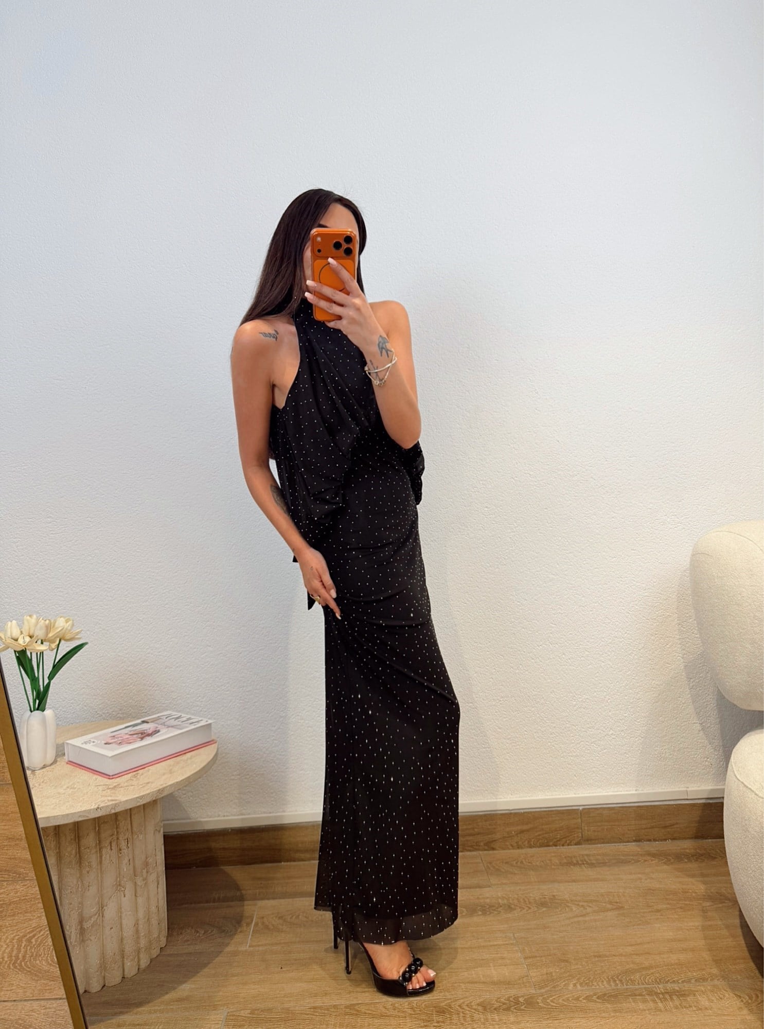 Halter Yaka Taşlı Midi Boy Elbise