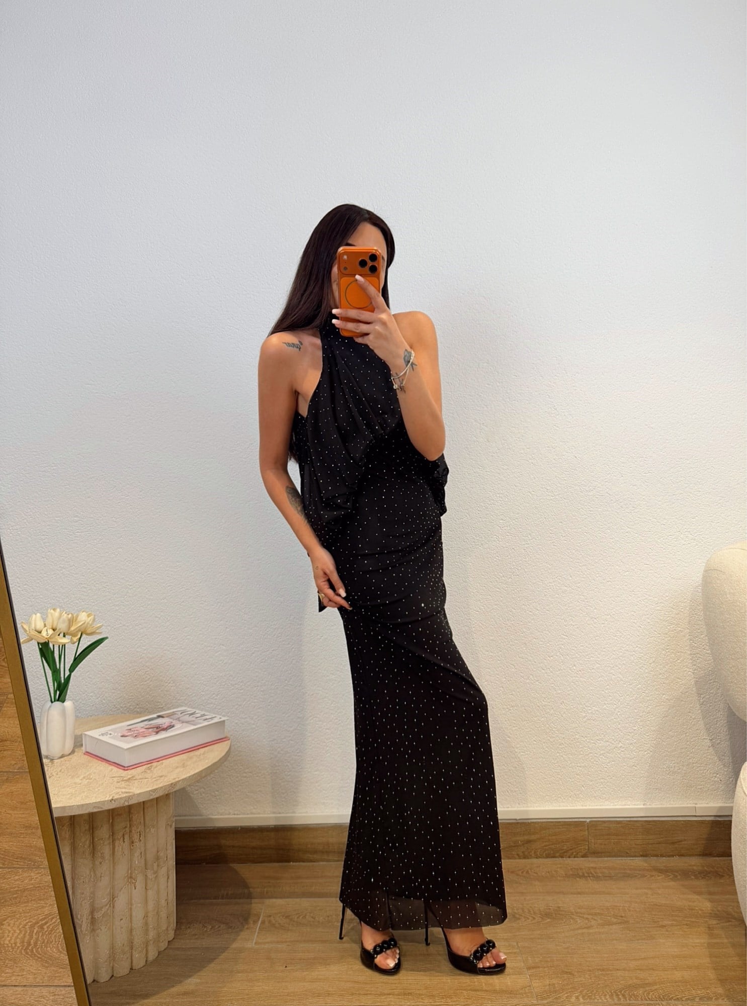 Halter Yaka Taşlı Midi Boy Elbise