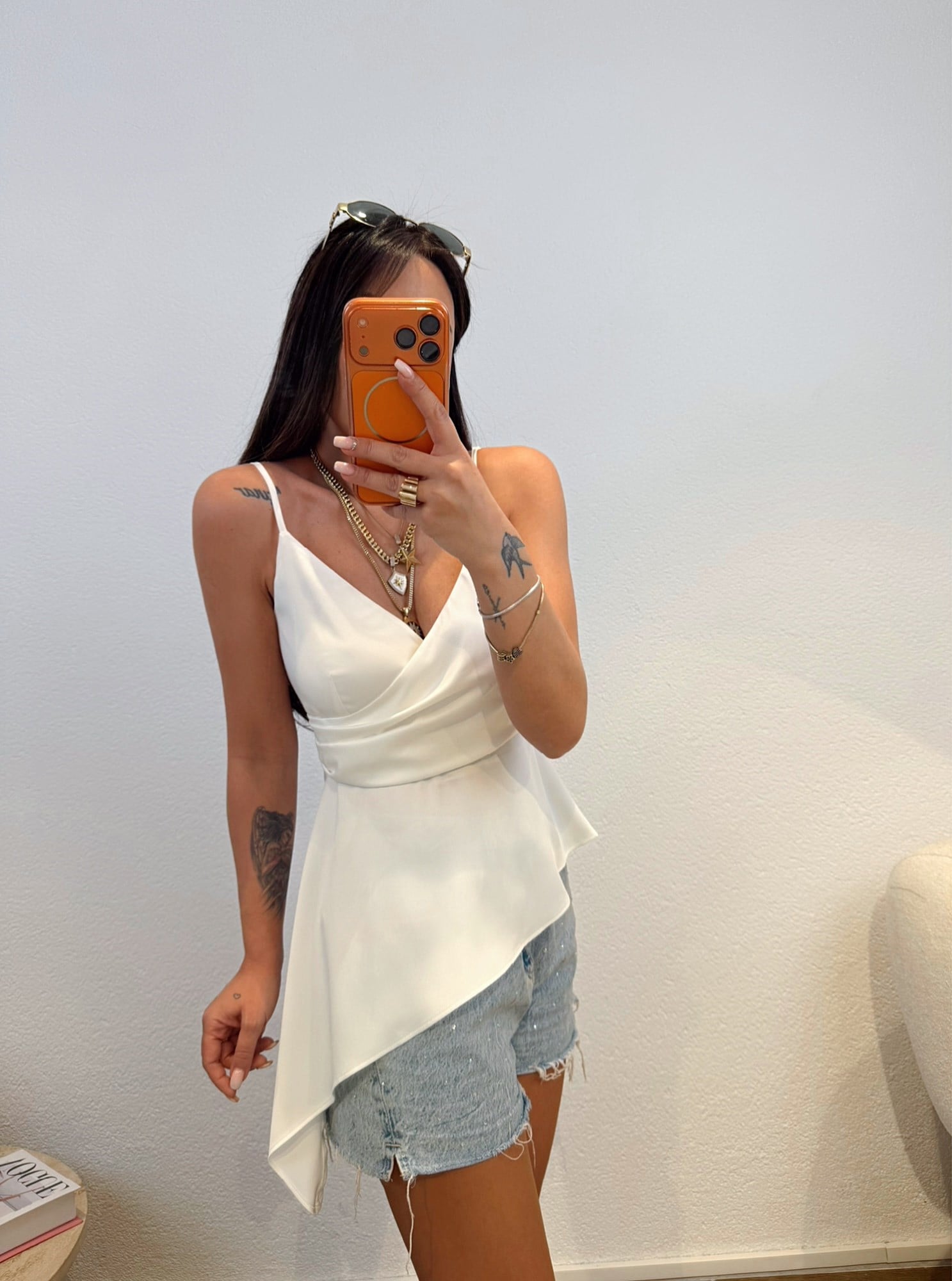 İp Askılı Asimetrik Saten Ekru Bluz