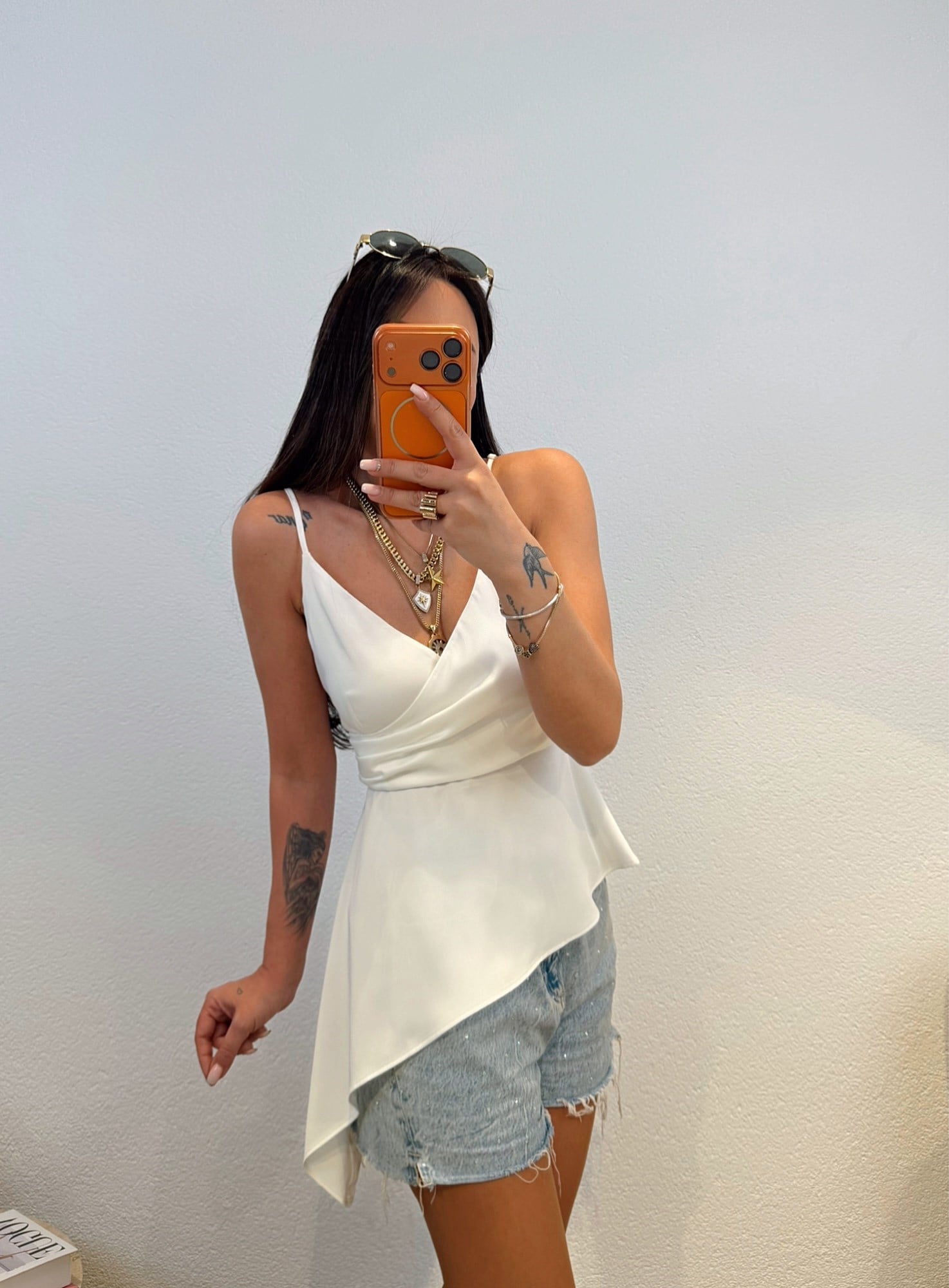 İp Askılı Asimetrik Saten Ekru Bluz