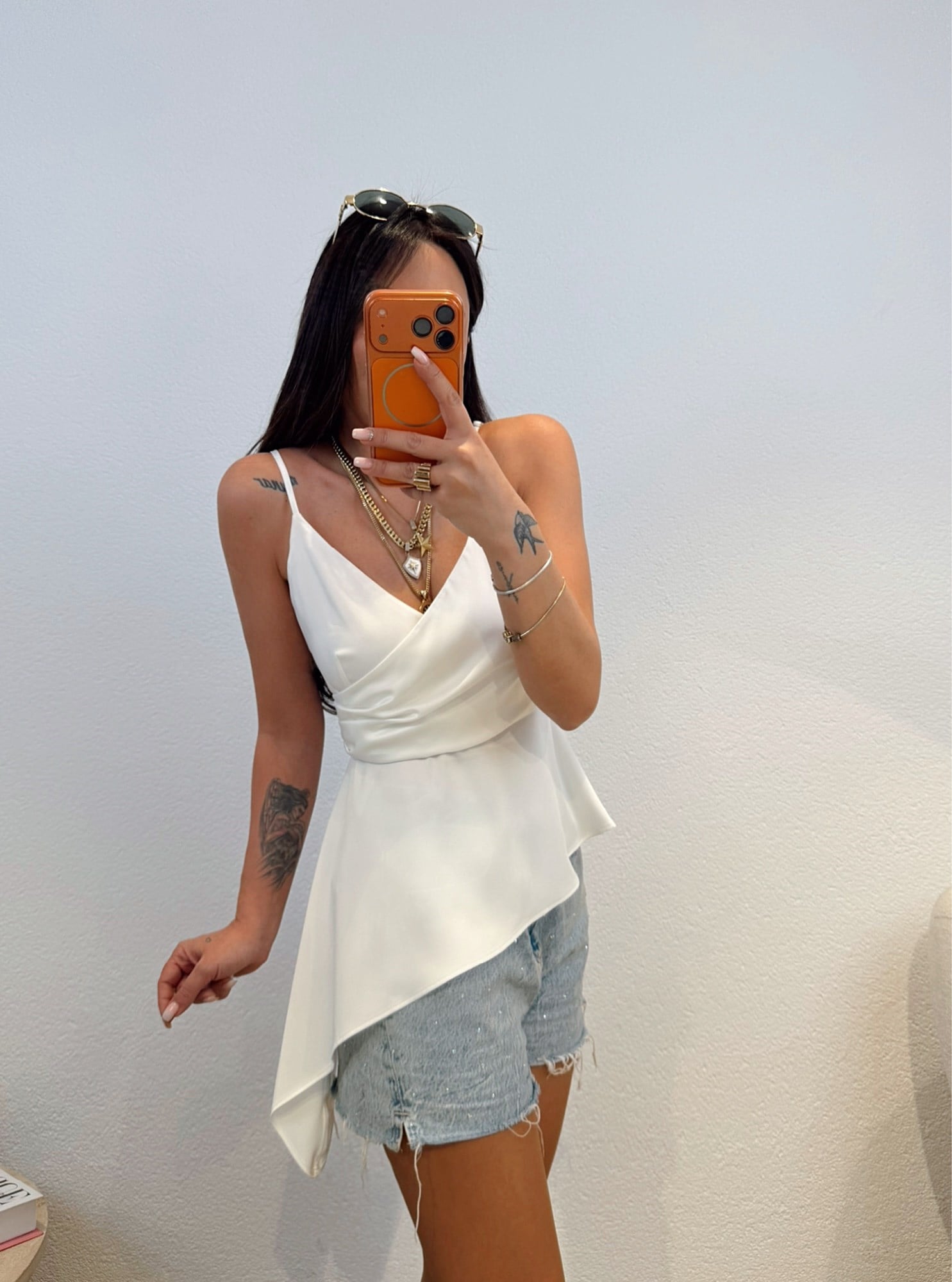 İp Askılı Asimetrik Saten Ekru Bluz