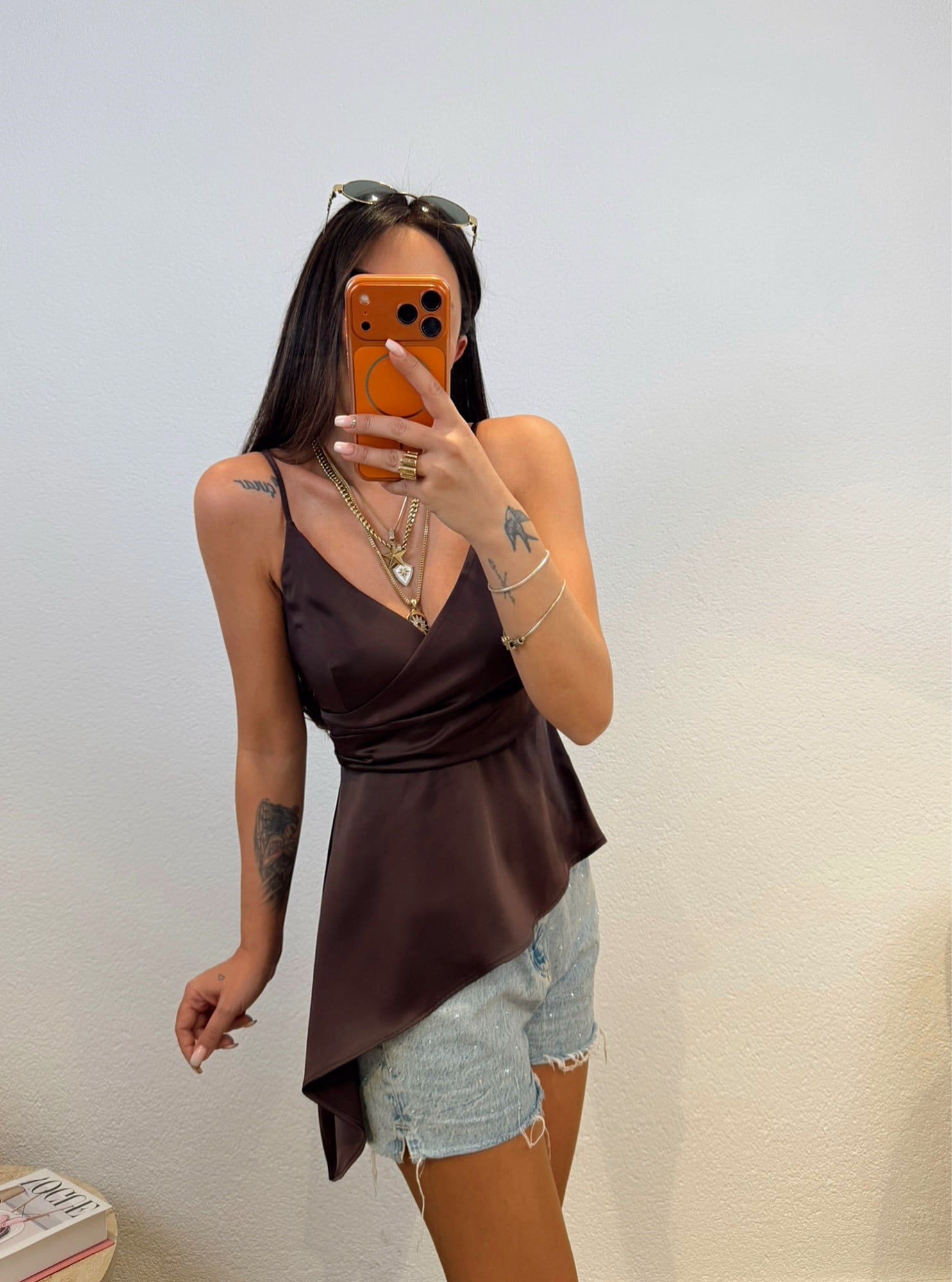 İp Askılı Asimetrik Saten Kahve Bluz