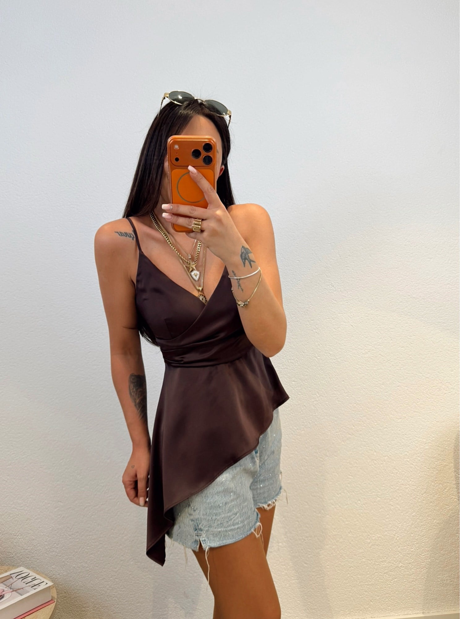 İp Askılı Asimetrik Saten Kahve Bluz