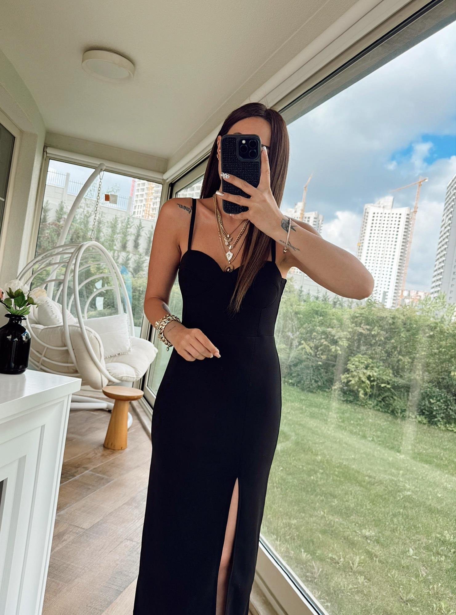İp Askılı Göğüs Kuplu Yırtmaçlı Midi Elbise
