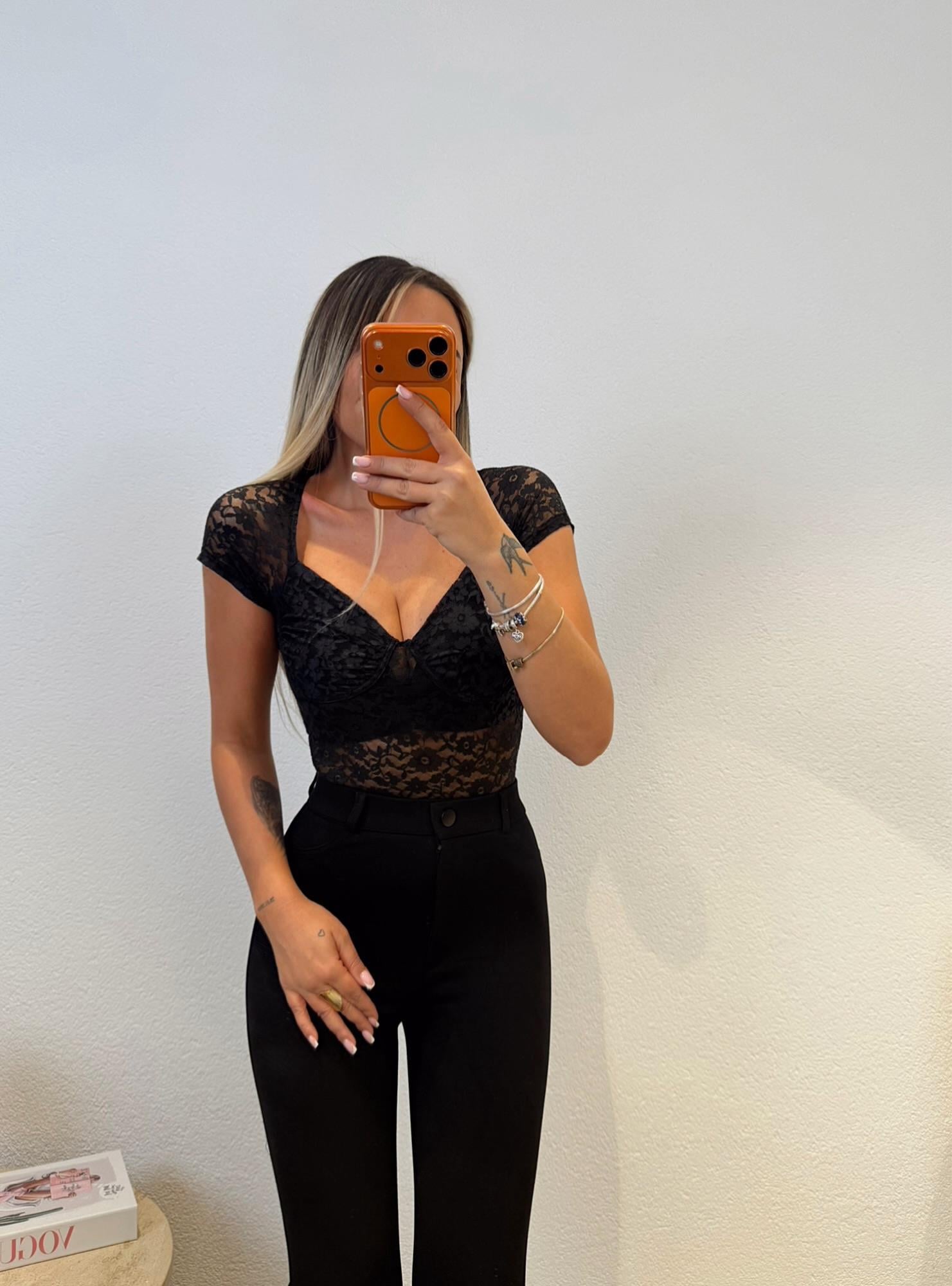 Kalp Yaka Dantel Crop