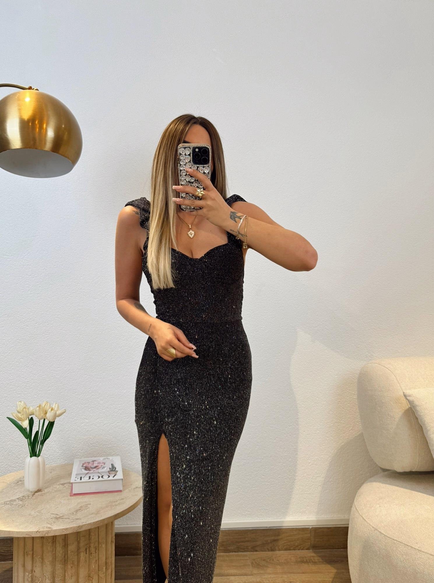 Kalp Yaka Göğüs Kuplu Derin Yırtmaçlı Simli Elbise