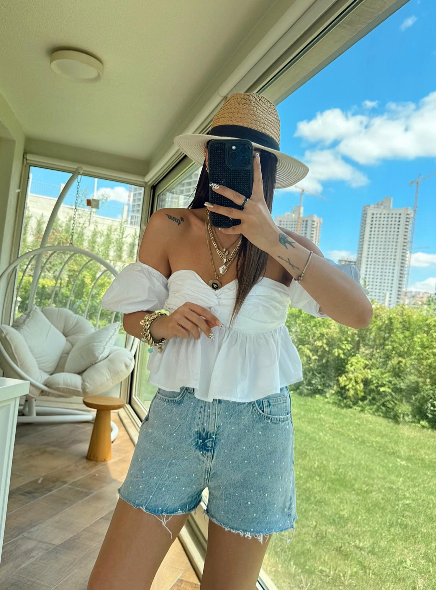 Kalp Yaka Omuz Detay Beyaz Poplin Crop