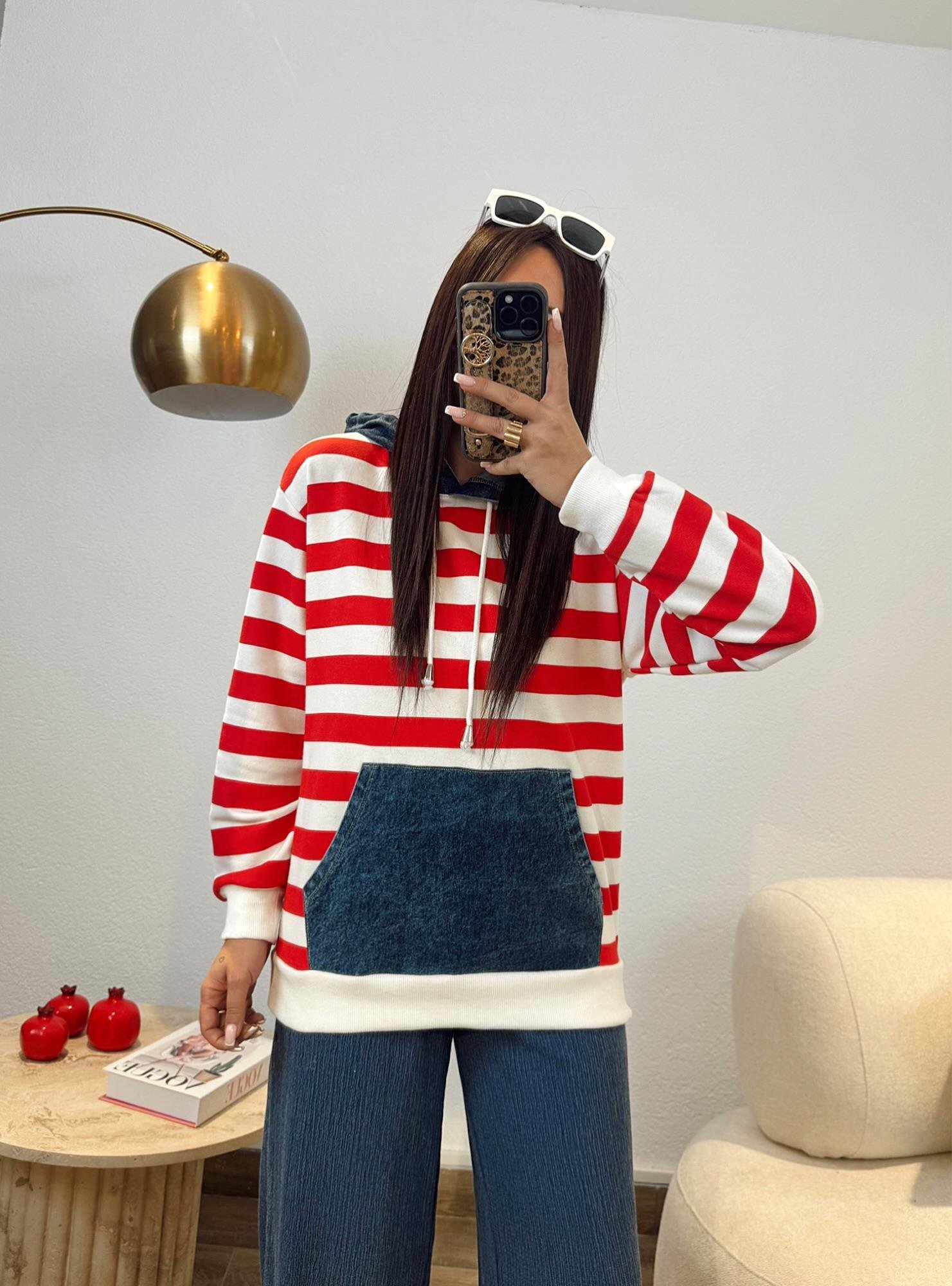 Kapişonlu Jean Detay Kırmızı Çizgili Sweatshirt