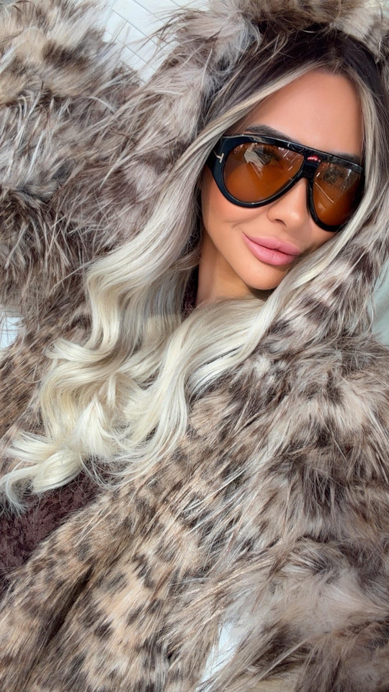 Kapişonlu Leopar Kürk Mont