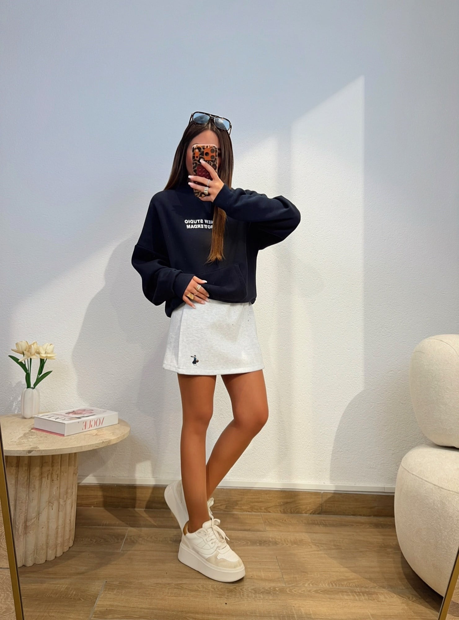 Kapişonlu Şardonlu New Studio Laci Sweatshirt