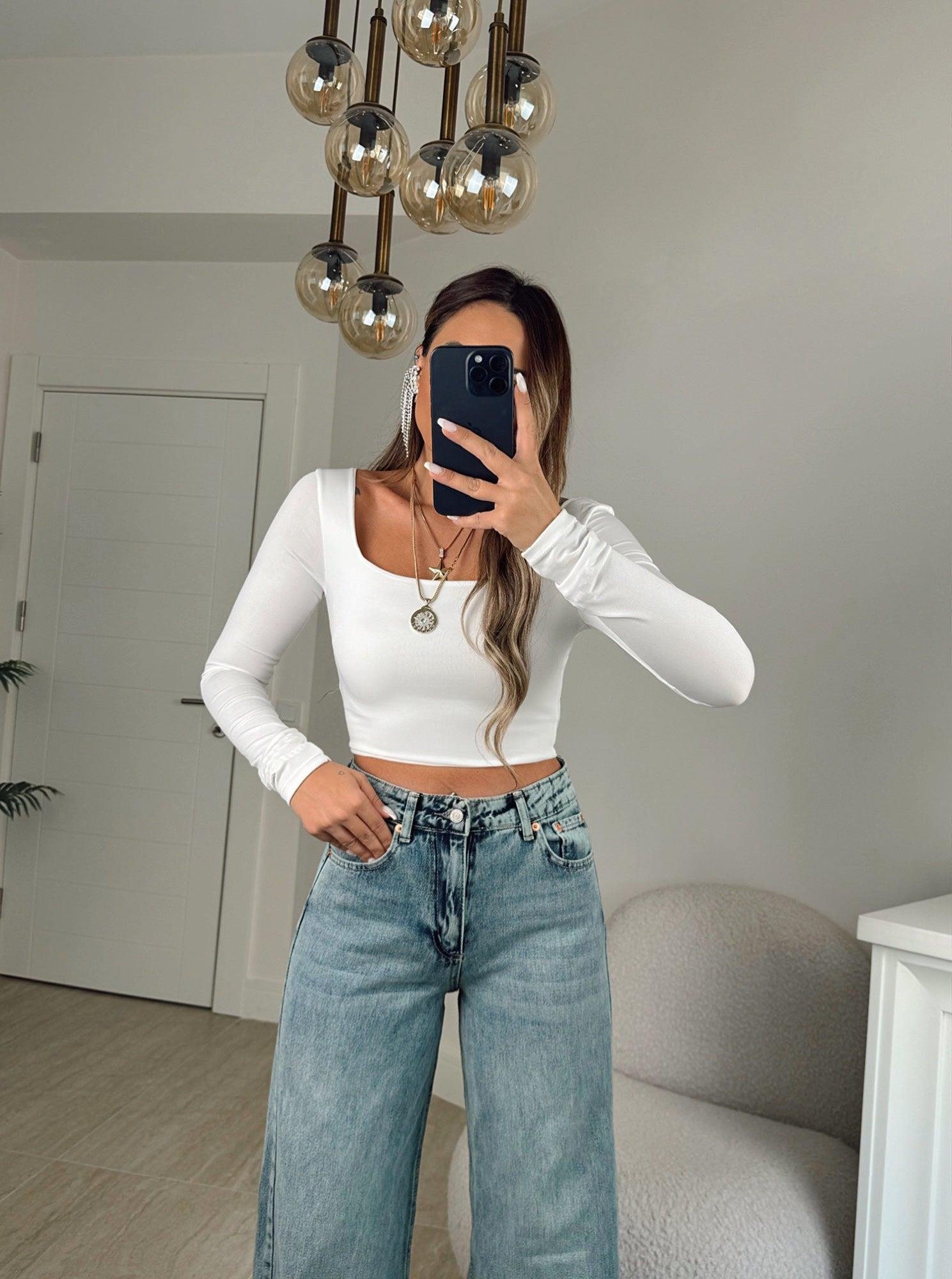 Kare Yaka Beyaz Sandy Crop