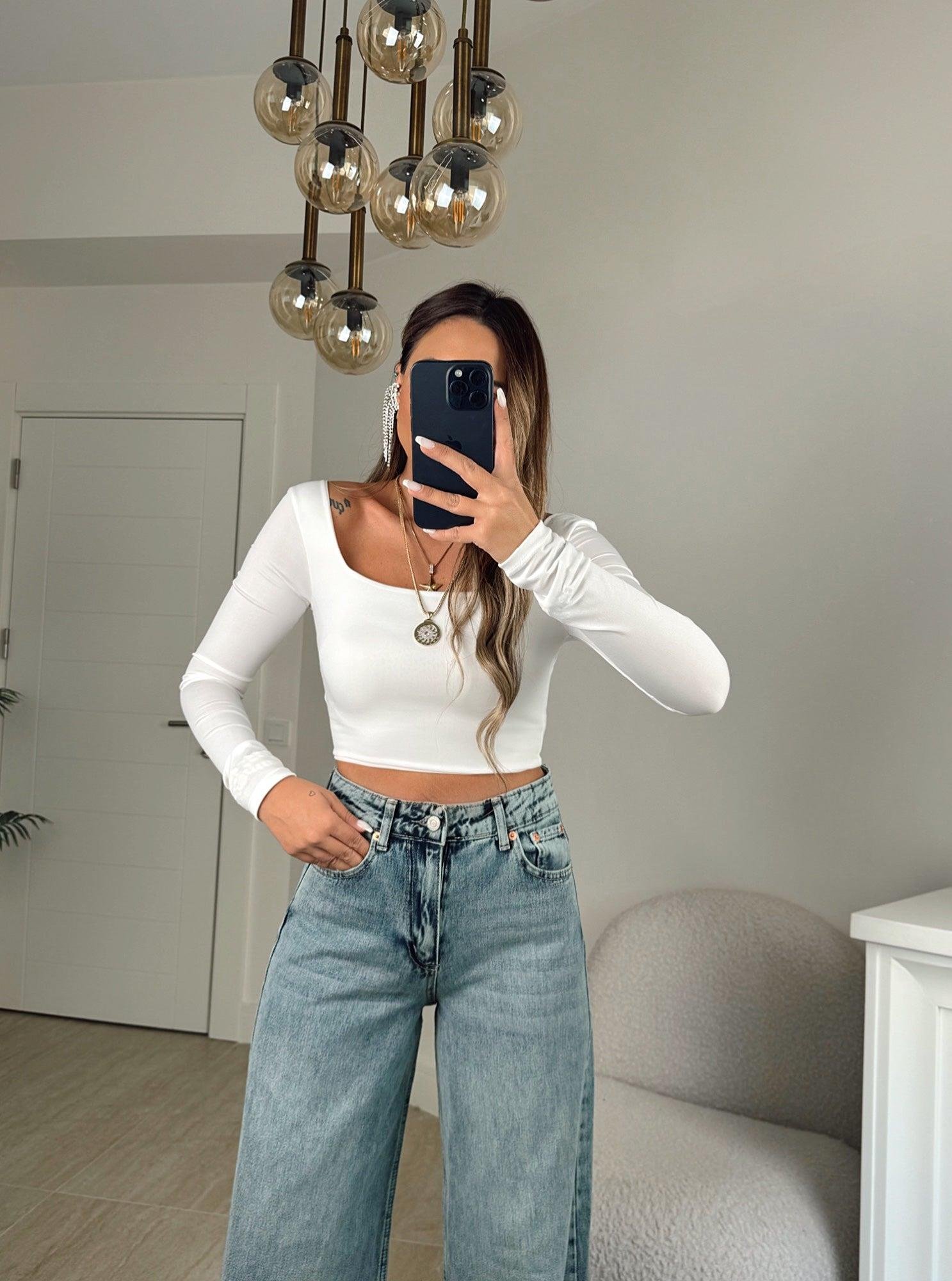 Kare Yaka Beyaz Sandy Crop
