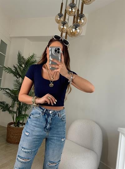 Kare Yaka Çift Kat Pamuklu Kısa Kollu Laci Crop