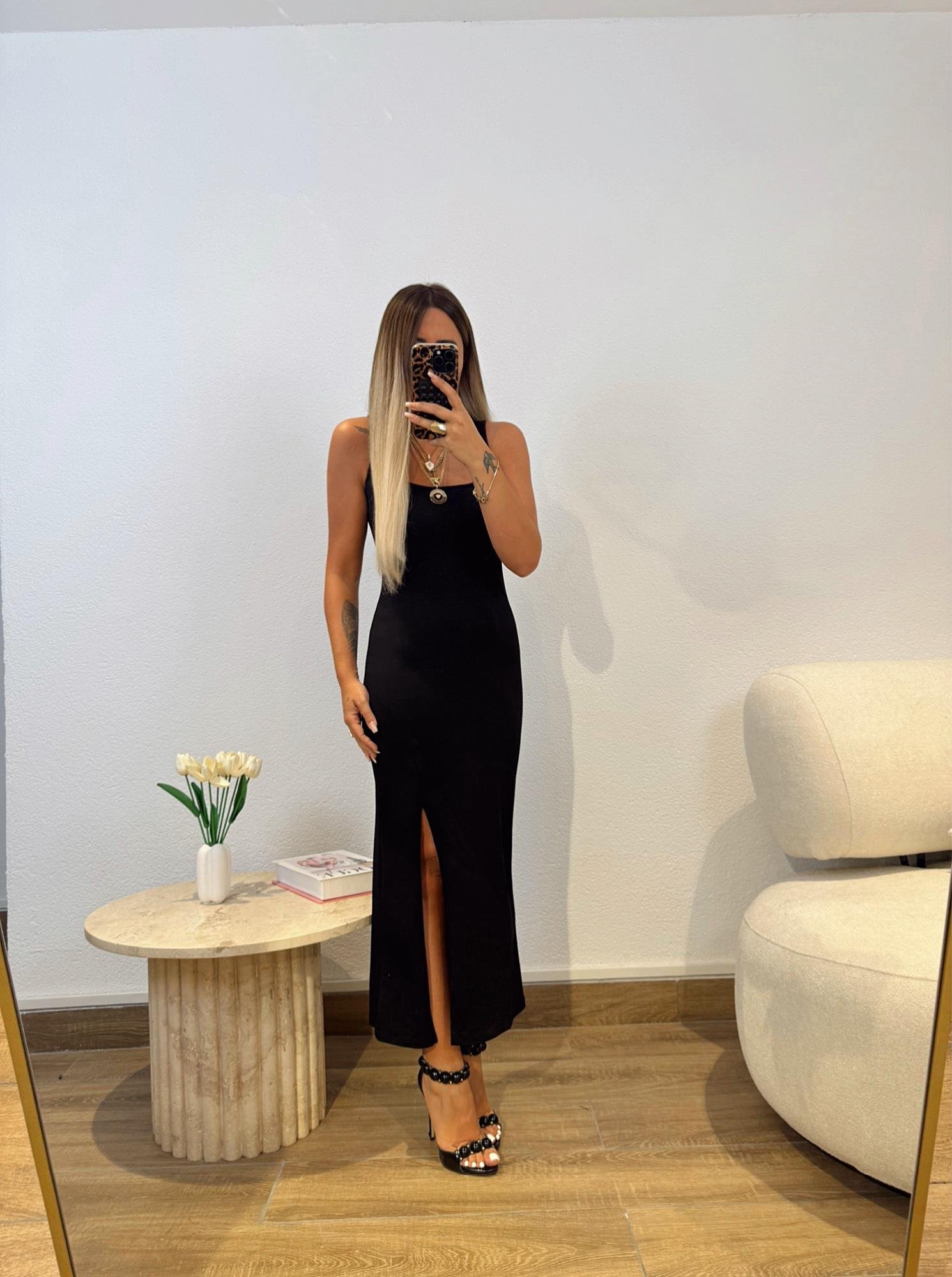 Kare Yaka Toparlayıcı Yırtmaçlı Midi Boy Elbise