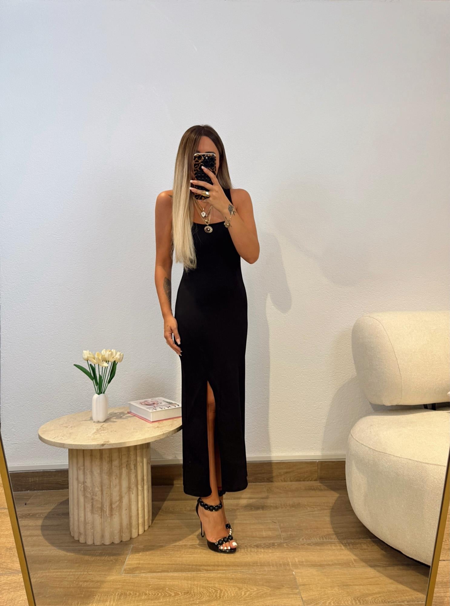 Kare Yaka Toparlayıcı Yırtmaçlı Midi Boy Elbise