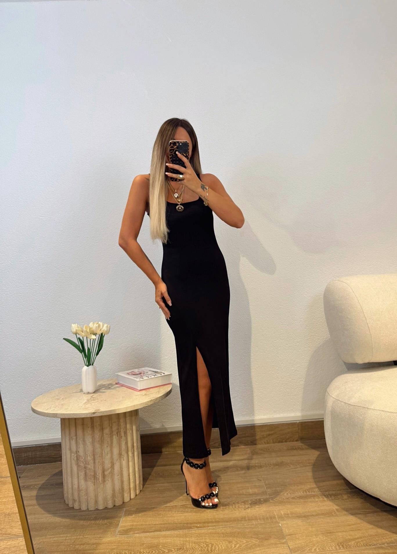 Kare Yaka Toparlayıcı Yırtmaçlı Midi Boy Elbise