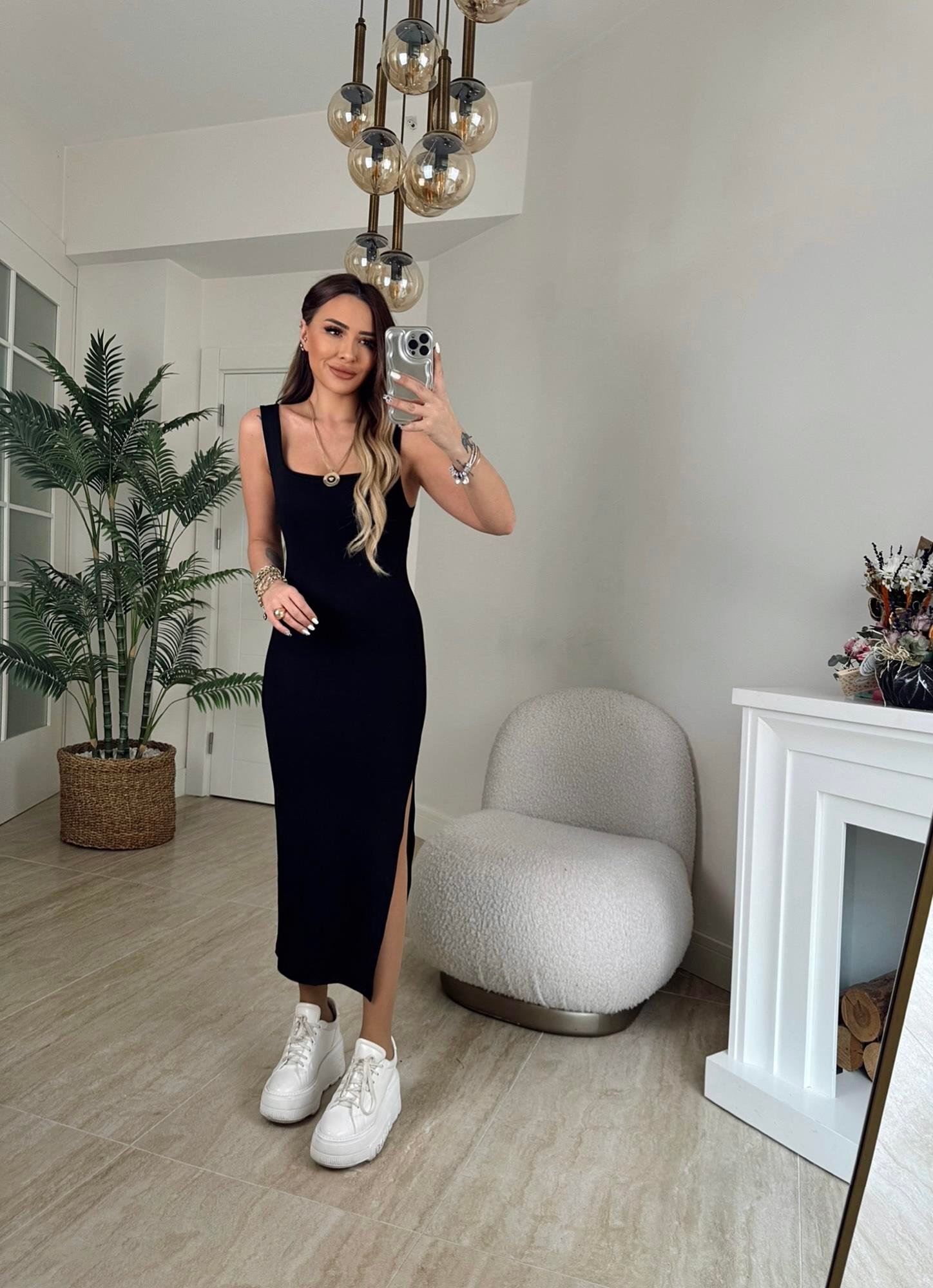Kare Yaka Yanı Yırtmaçlı Toparlayıcı Midi Elbise