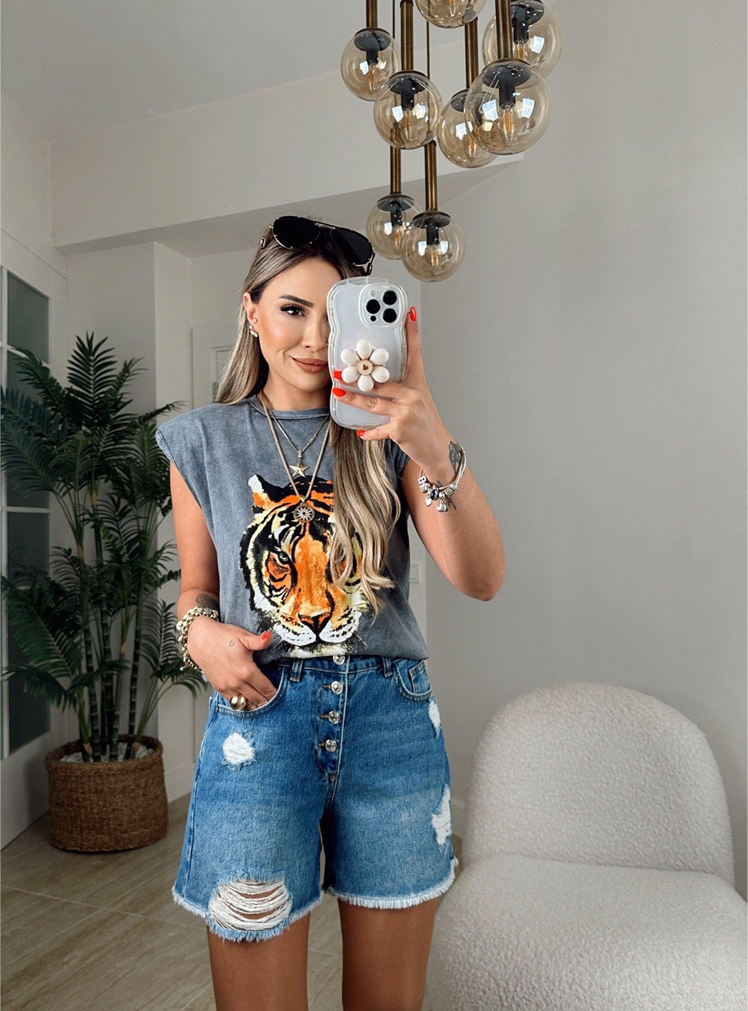 Karol Mom Kalıp Yırtıklı Jean Şort