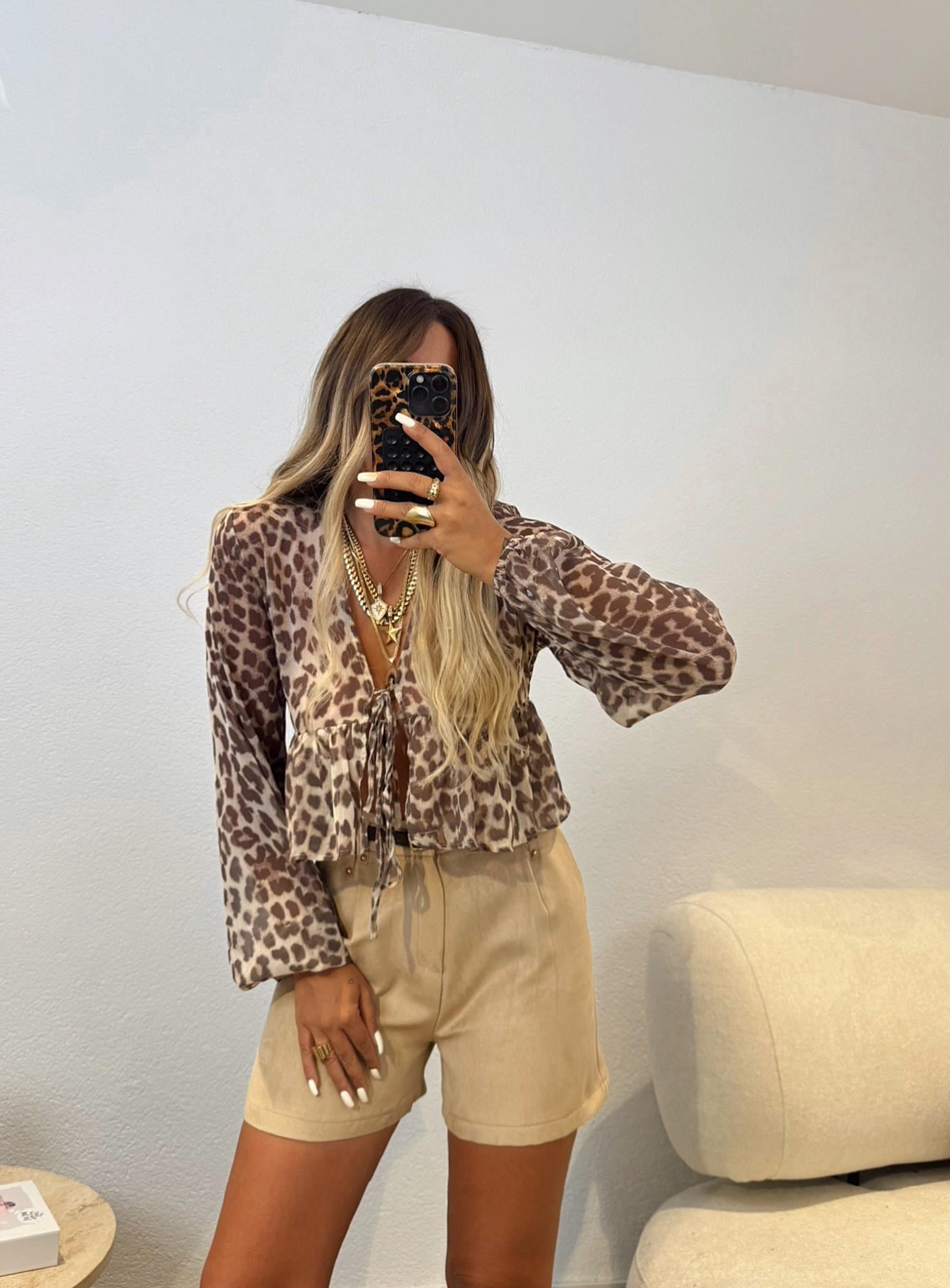 Kemerli Nubuk Mini Şort