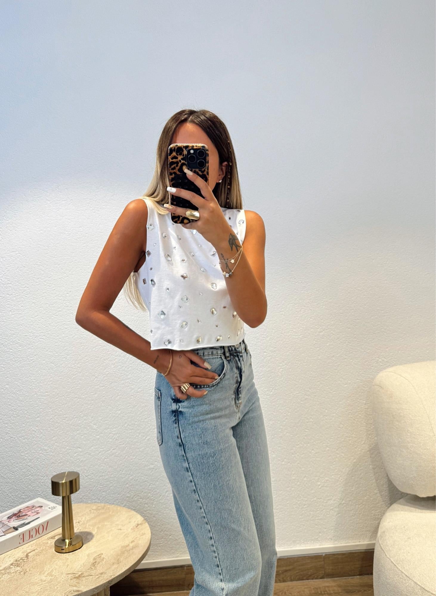 Kolsuz Damla Taşlı Beyaz Crop Tshirt