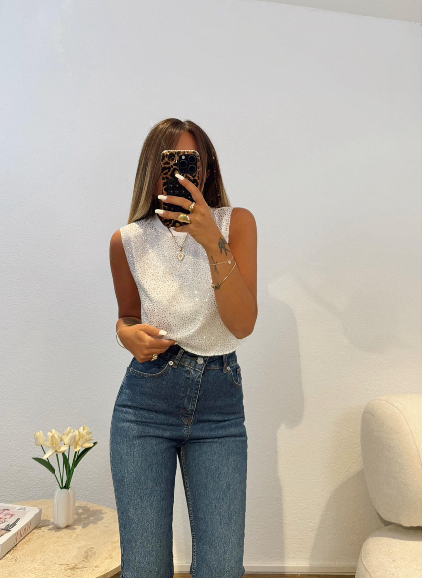 Kolsuz Taşlı Beyaz Crop Basic