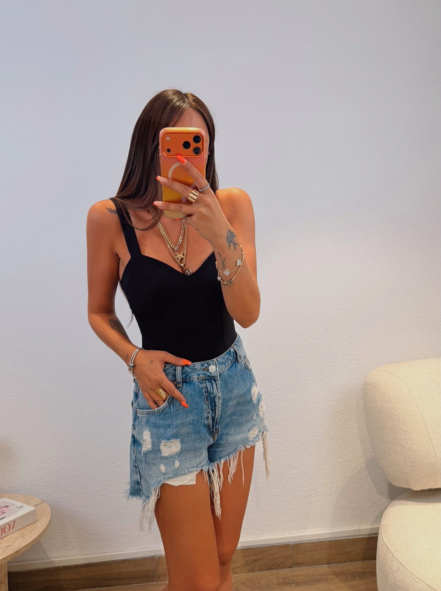 Korse Etkili Kalın Askılı Kalp Yaka Siyah Bodysuit
