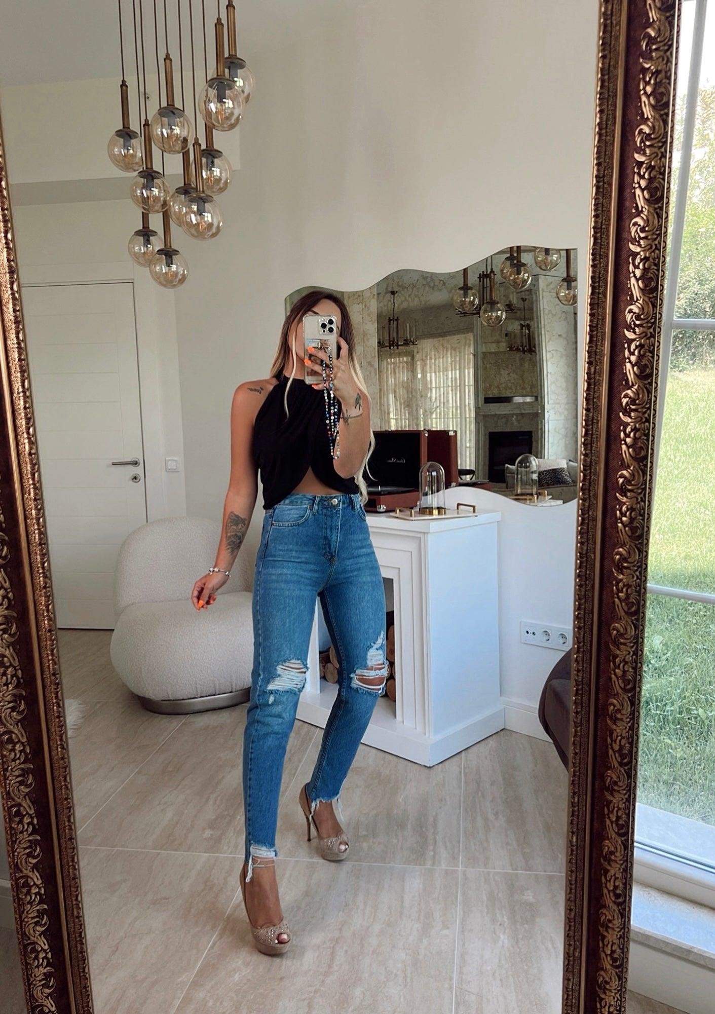 Koyu Mavi Yırtık Paça Detay Mom Jean