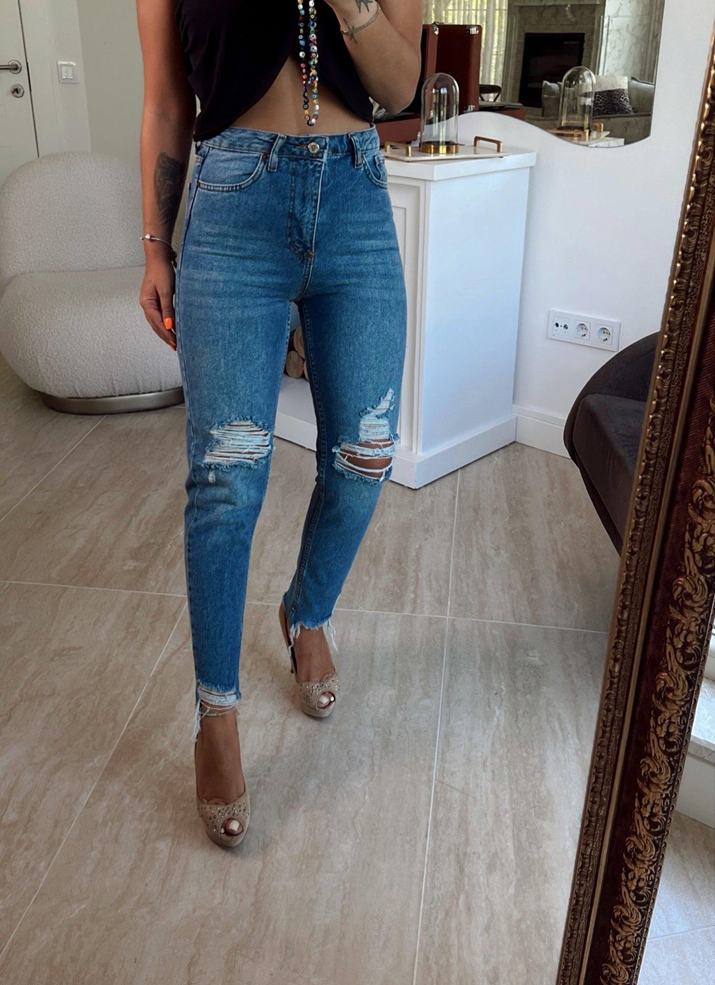 Koyu Mavi Yırtık Paça Detay Mom Jean