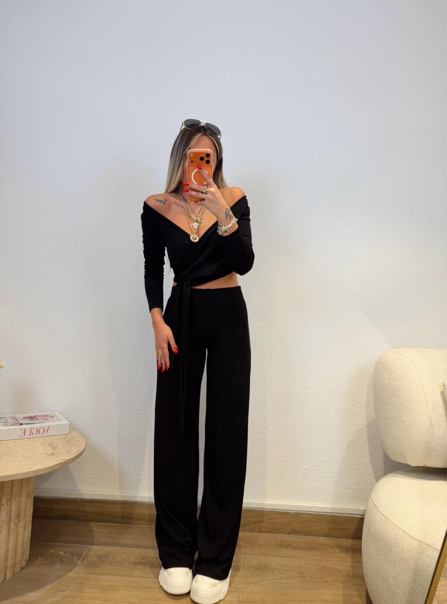 Kruvaze Model Siyah Takım