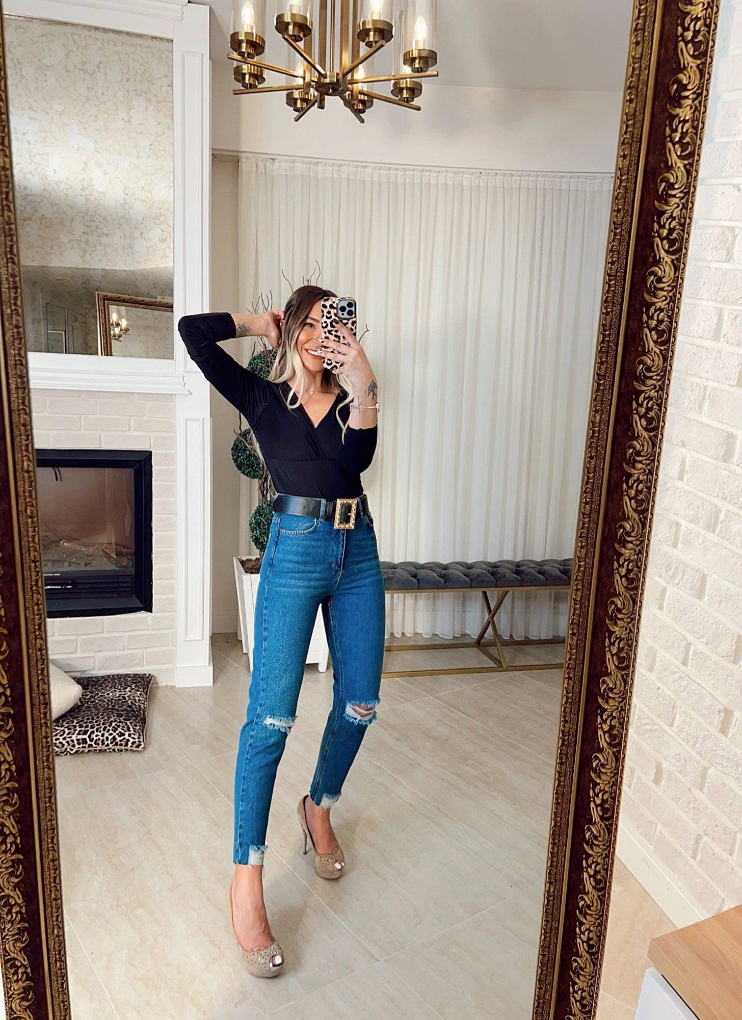 Laci Yırtık Paça Detay Mom Jean