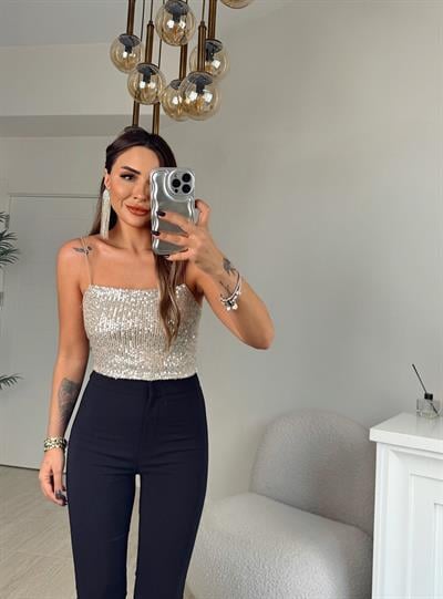 Lastik Askılı Bal Rengi Payet Crop