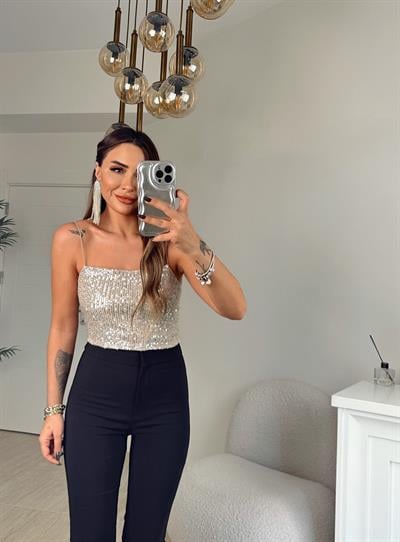 Lastik Askılı Bal Rengi Payet Crop