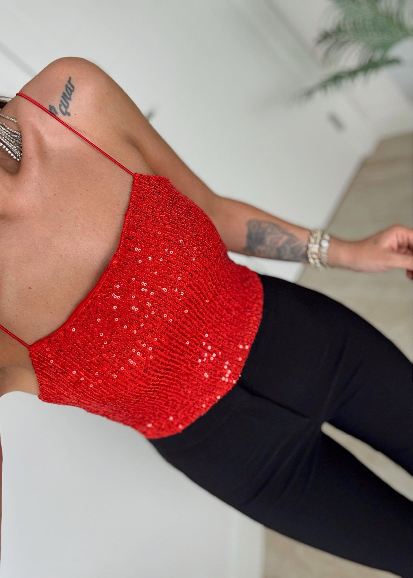 Lastik Askılı Kırmızı Payet Crop