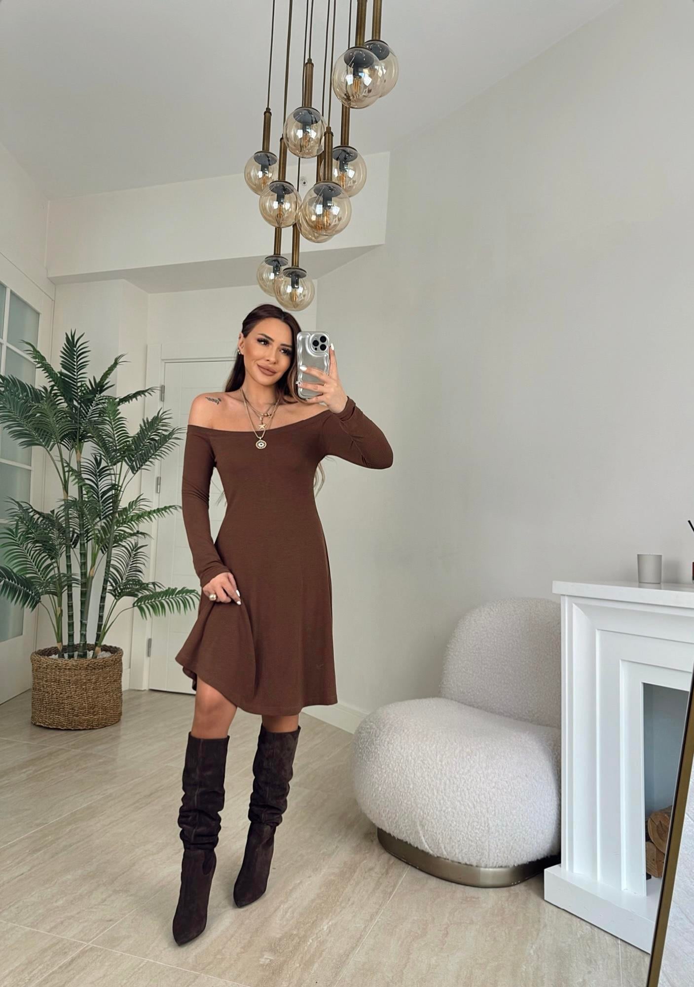 Madonna Yaka Kloş Kahve Elbise