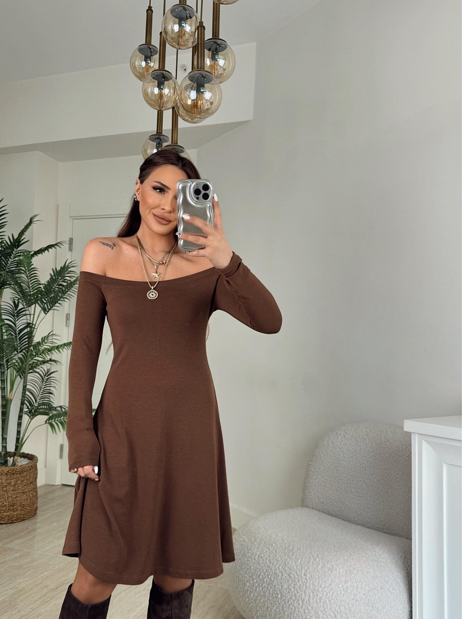 Madonna Yaka Kloş Kahve Elbise