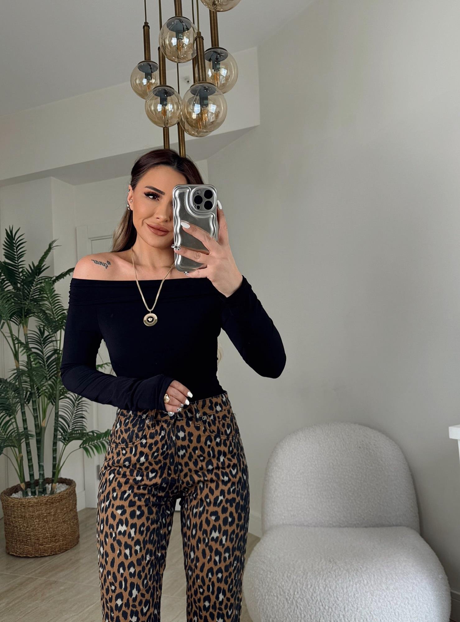 Madonna Yaka Sandy Siyah Bodysuit