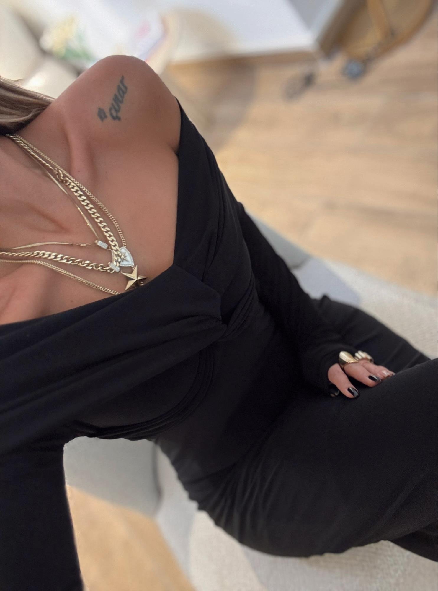 Madonna Yaka Siyah Midi Elbise