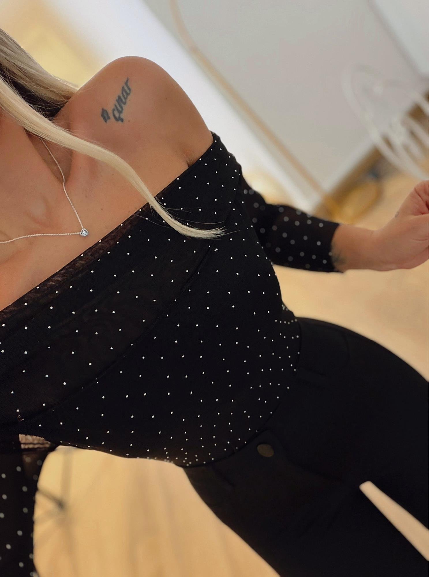 Madonna Yaka Taşlı Tül Crop