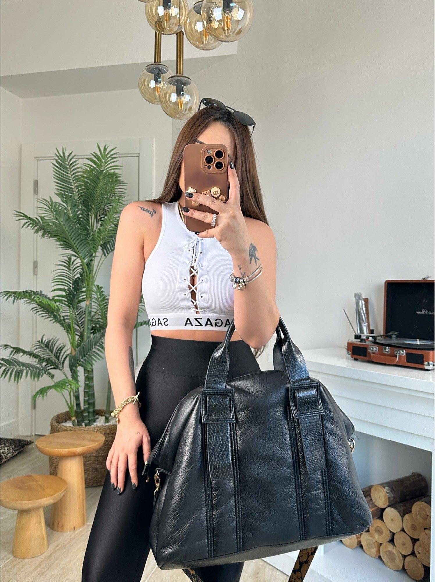 Marka Model Önü Çapraz Beyaz Crop