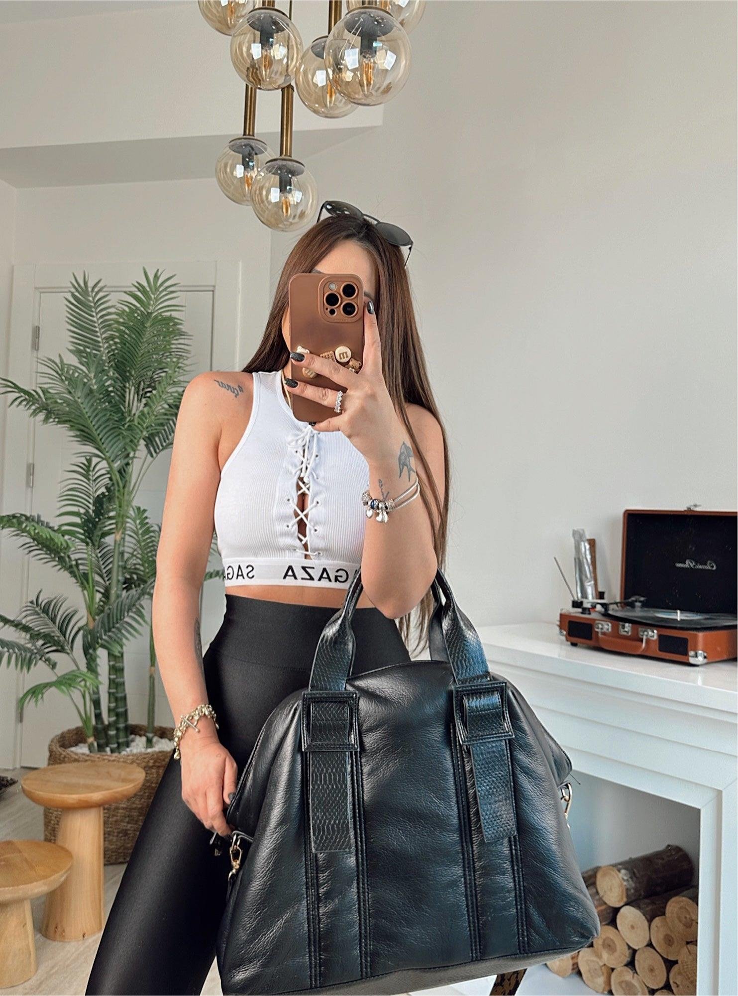 Marka Model Önü Çapraz Beyaz Crop