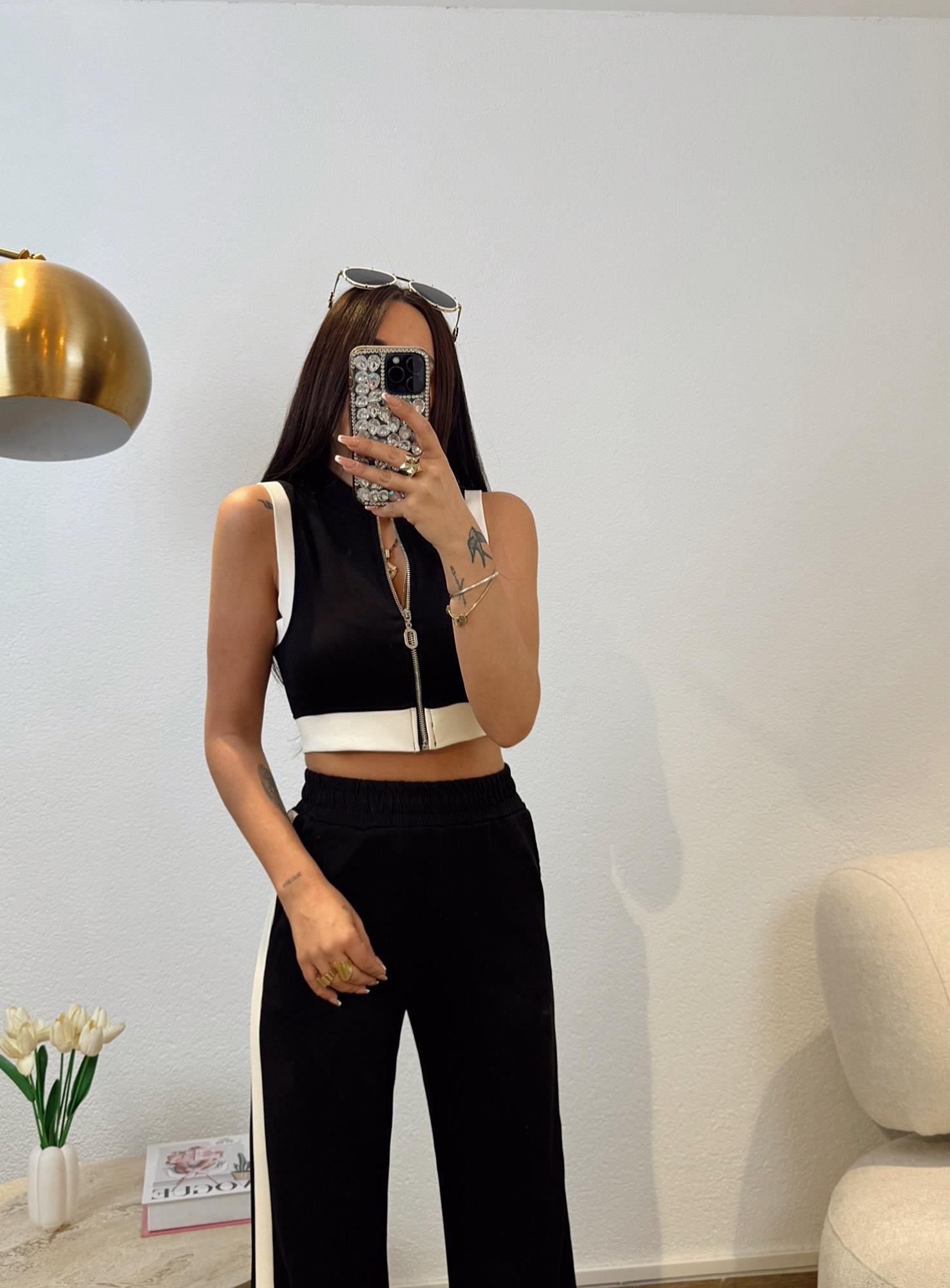 Marka Model Şeritli Siyah Eşofman Takımı