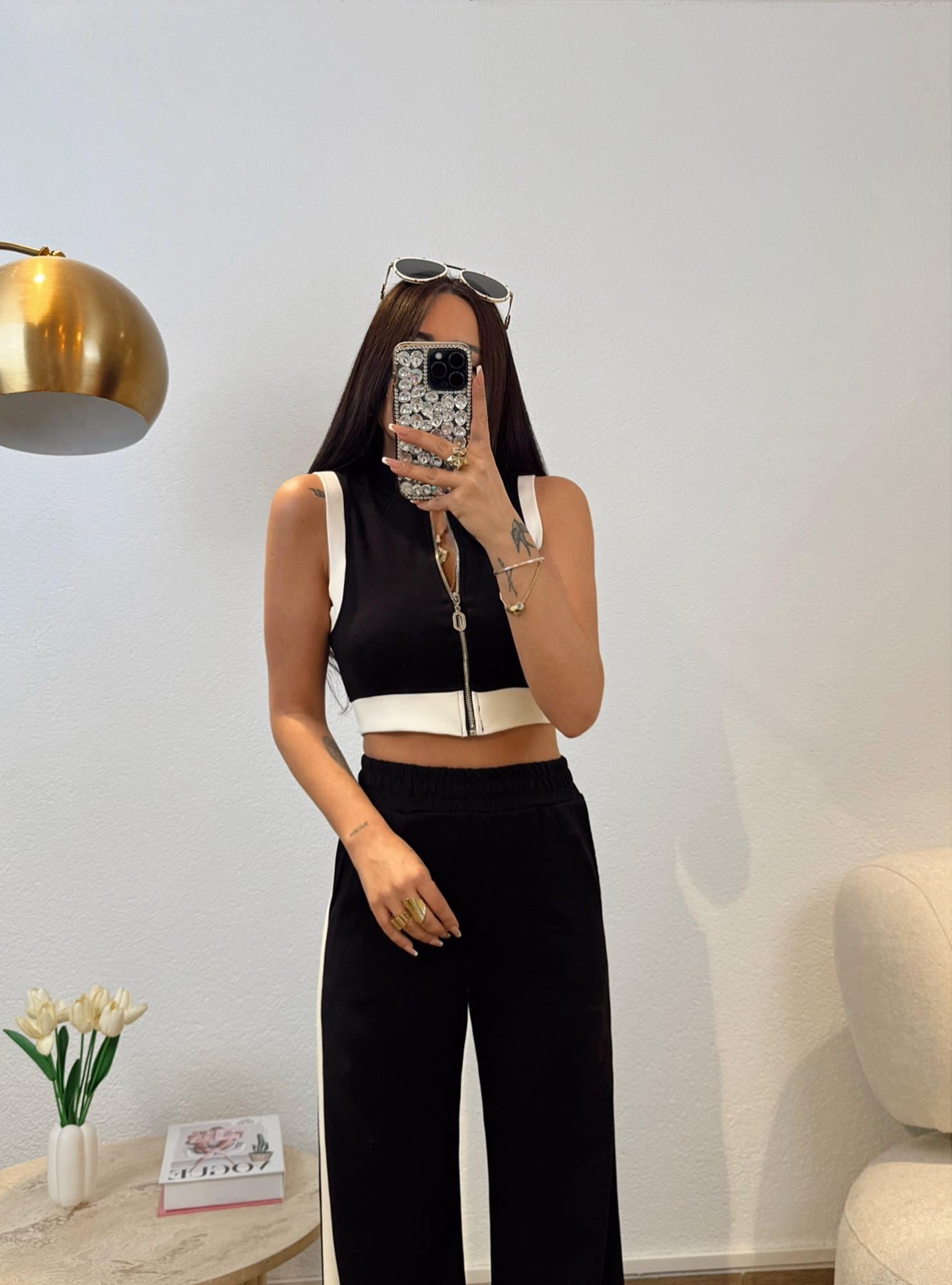 Marka Model Şeritli Siyah Eşofman Takımı