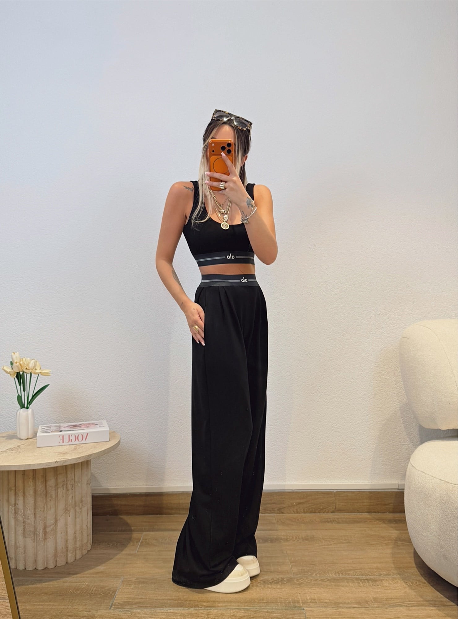 Marka Model Siyah Takım