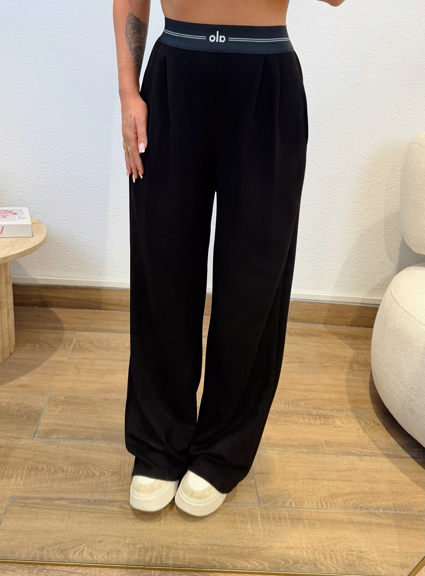 Marka Model Siyah Takım