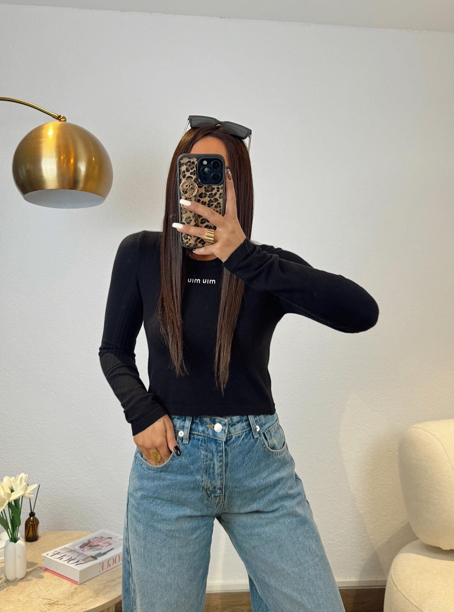 Marka Model Siyah Triko