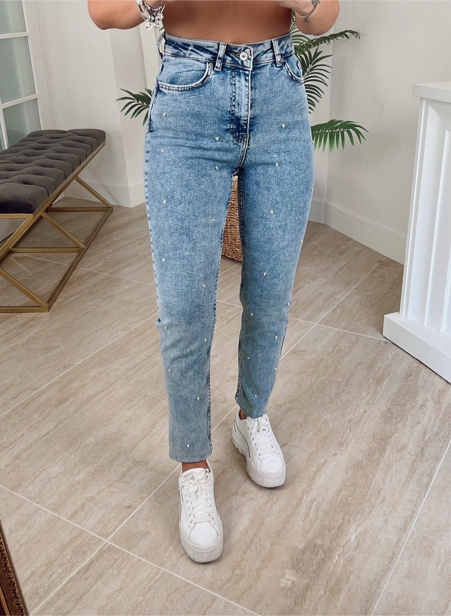 Mavi Kesik Paça Taşlı Mom Jean
