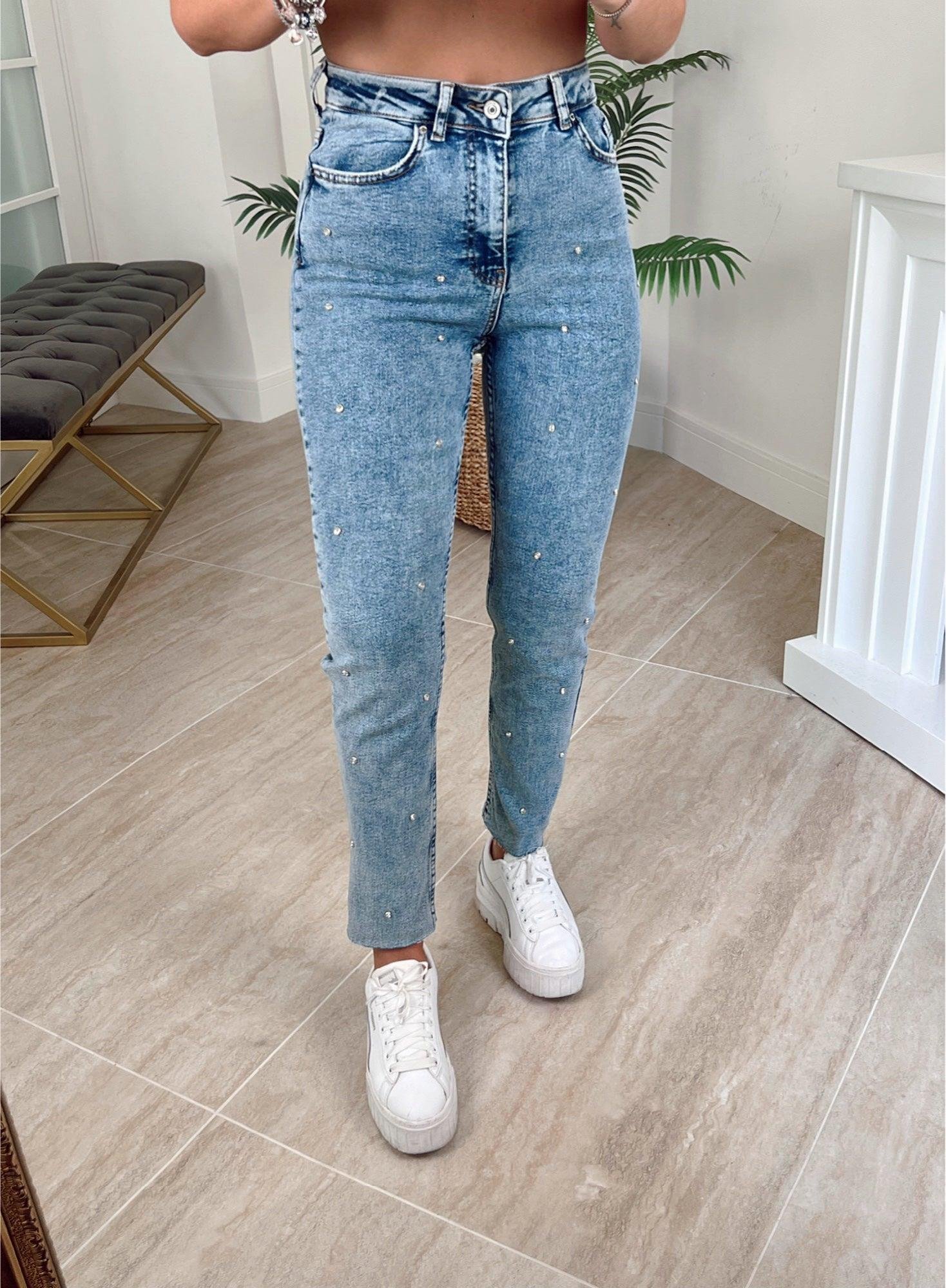 Mavi Kesik Paça Taşlı Mom Jean