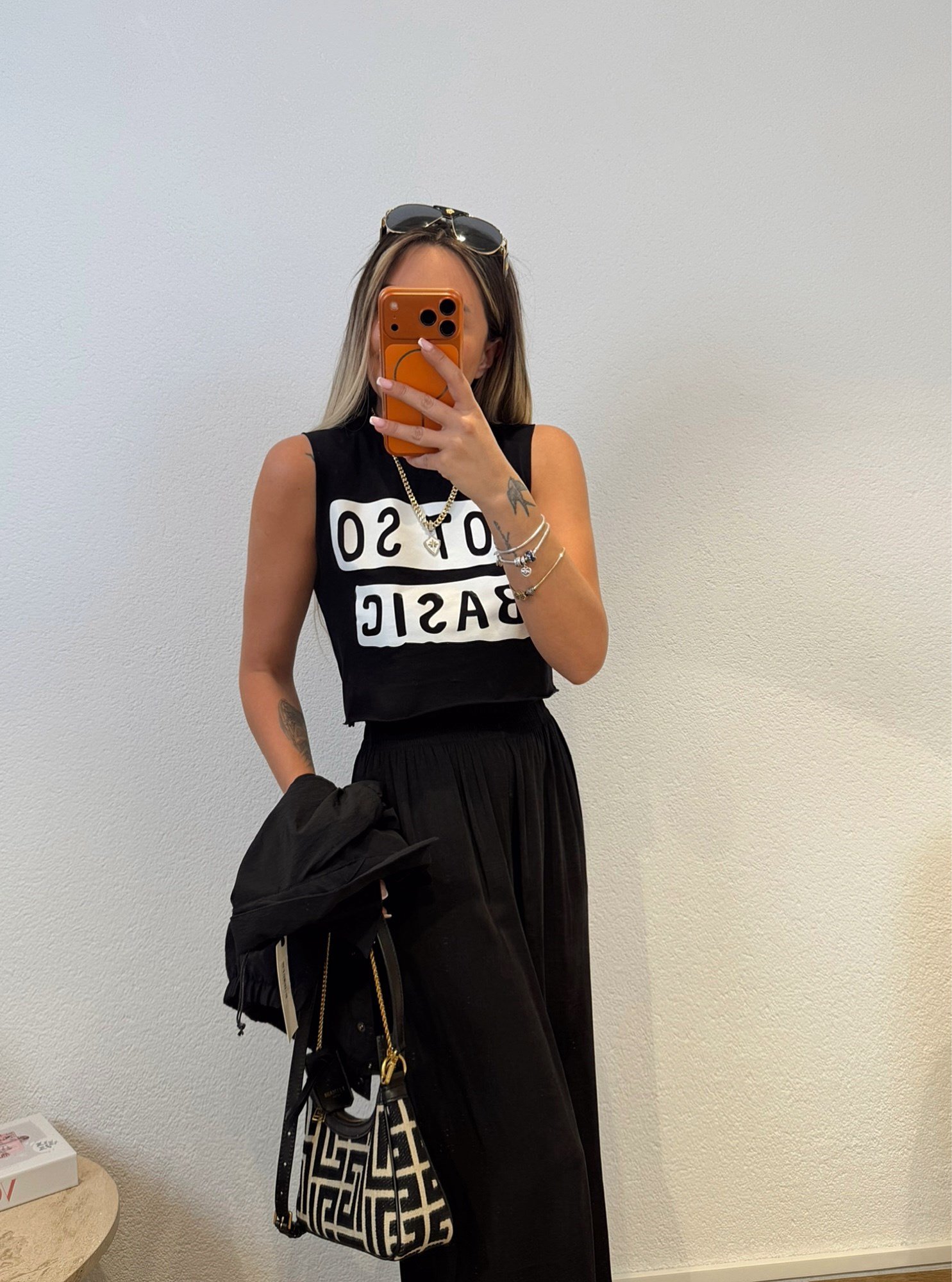 Not So Basic Siyah Crop Tshirt
