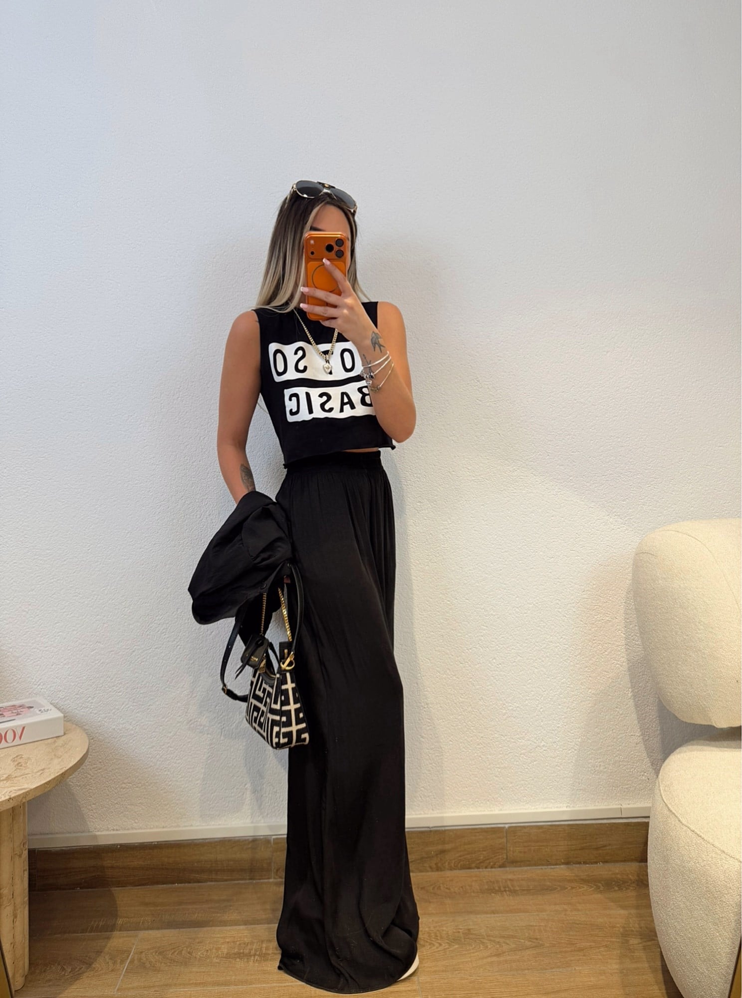 Not So Basic Siyah Crop Tshirt