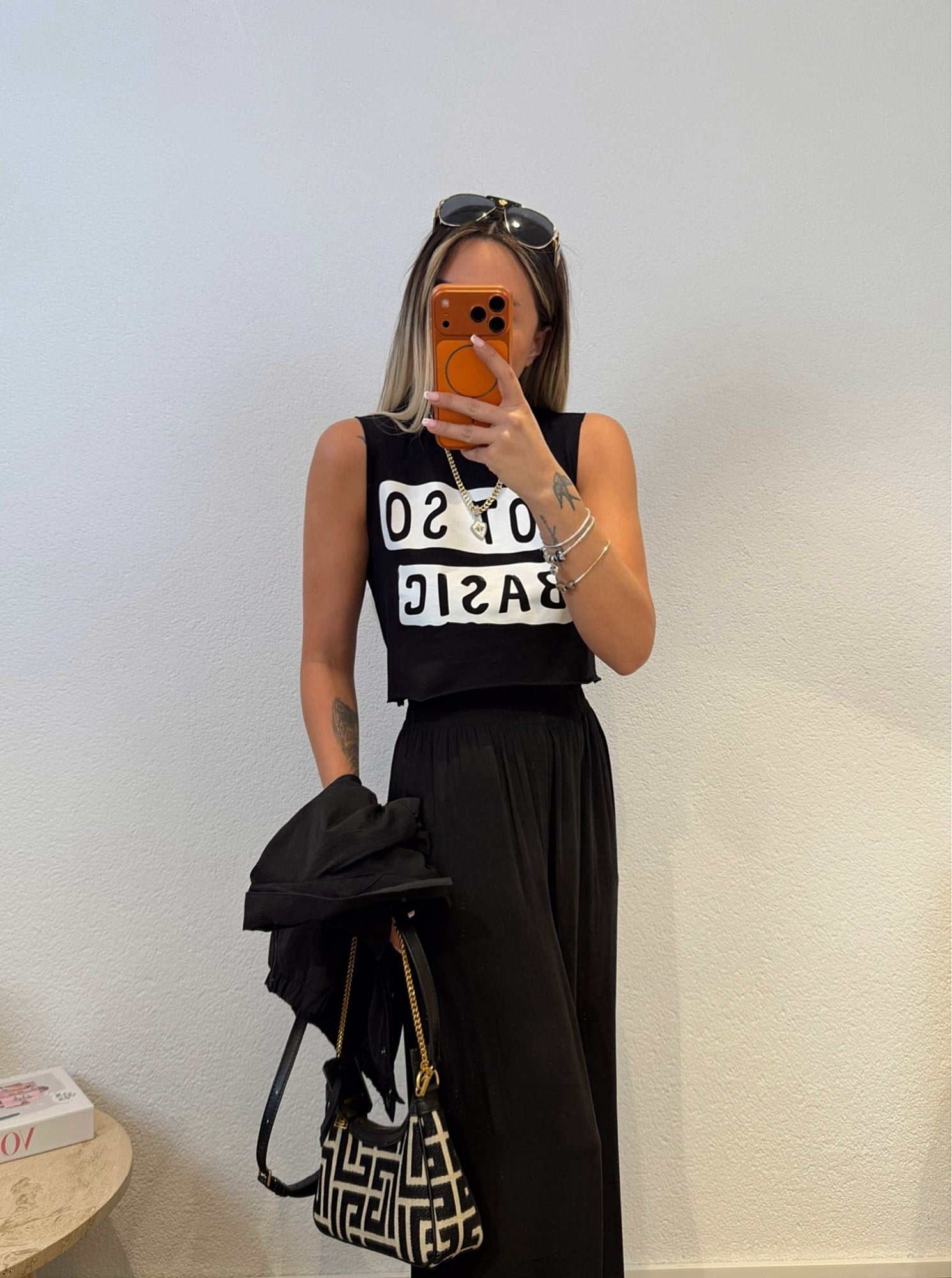 Not So Basic Siyah Crop Tshirt